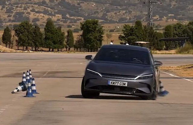 Vajon mire képes egy kínai autó a jávorszarvasteszten?