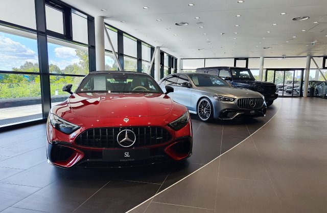 Forog-e a csillag? Új Mercedes-Benz szalon nyílt itthon