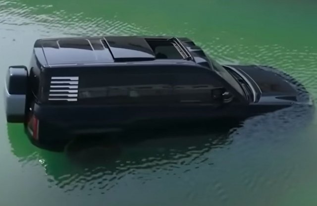 Kína már ilyet is tud: úszik és helyben forog a SUV