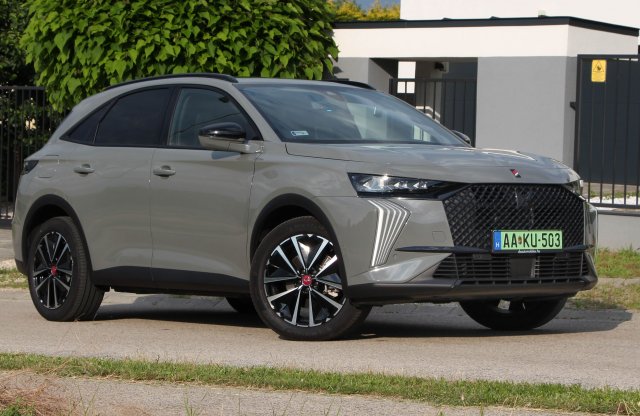 Egy gyémánt a SUV-ok között – új DS 7 teszt