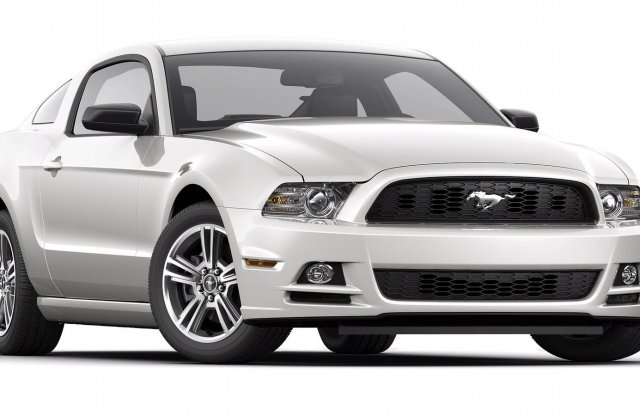 Pattogva csapódott egy háznak a száguldozó Ford Mustang