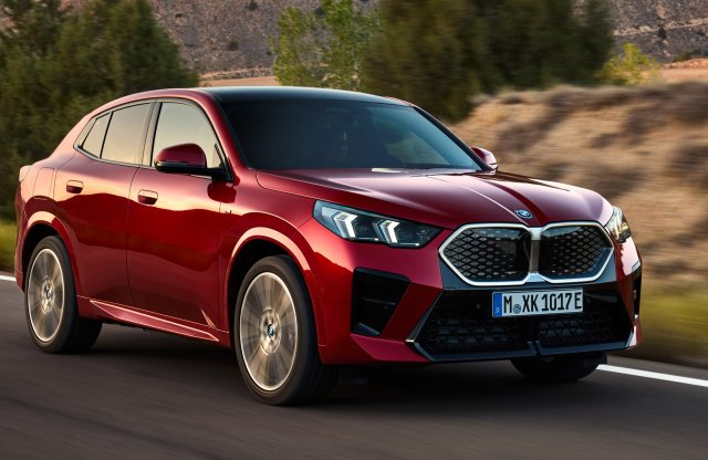 Vagány, kupé-SUV formával érkezett meg az új BMW X2