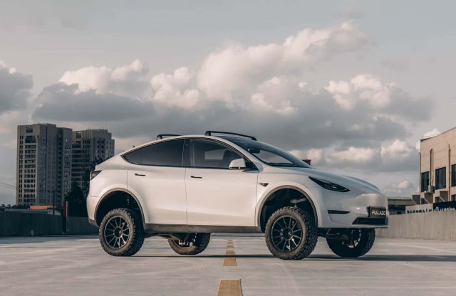 Óriási hasmagassággal is elérhető a Tesla Model Y