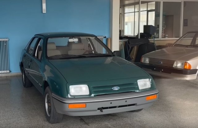 Vadiúj Fordokat rejt ez a közel 40 éve bezárt kereskedés