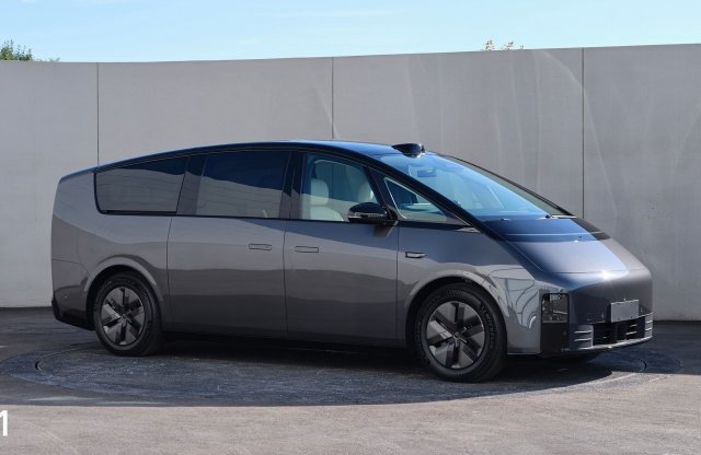 A Cybertruck és egy befőttes üveg keveréke ez a kínai egyterű