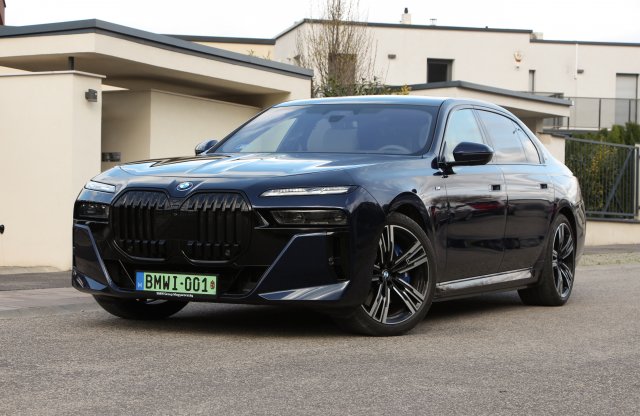 Akkor érted meg, amikor beülsz – BMW i7 teszt