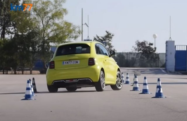 Ki tudja-e kerülni a jávorszarvasokat a villany-Abarth?