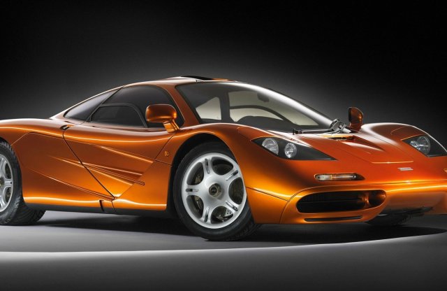 Tippelj, mennyibe kerül a szélvédőcsere egy McLarenen!