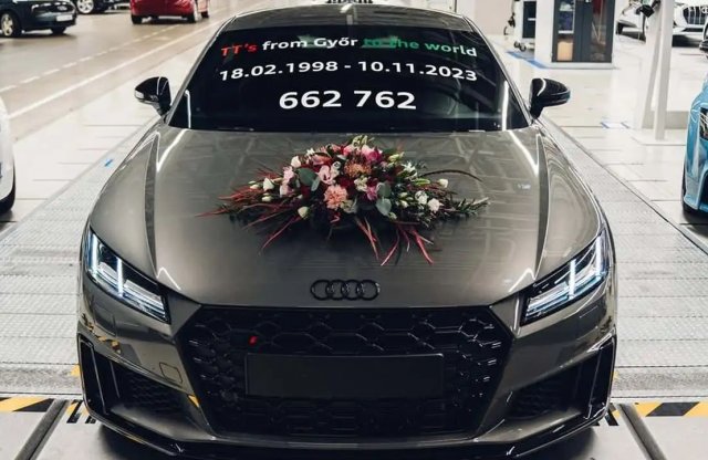 Érzelmes búcsút vettek az utolsó Audi TT-től Győrben