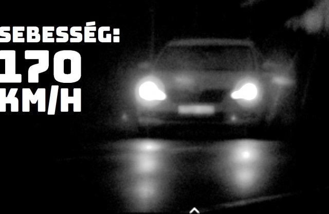 170 km/óráig nyomta a Škodának éjjel a trafi előtt
