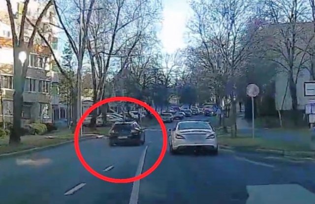 Civil rendőrautó előtt mutatta meg, hogy ki a Jani, eltiltották