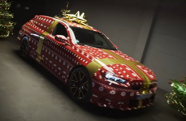 Karácsonyfa alatt az új BMW M5 kombi!