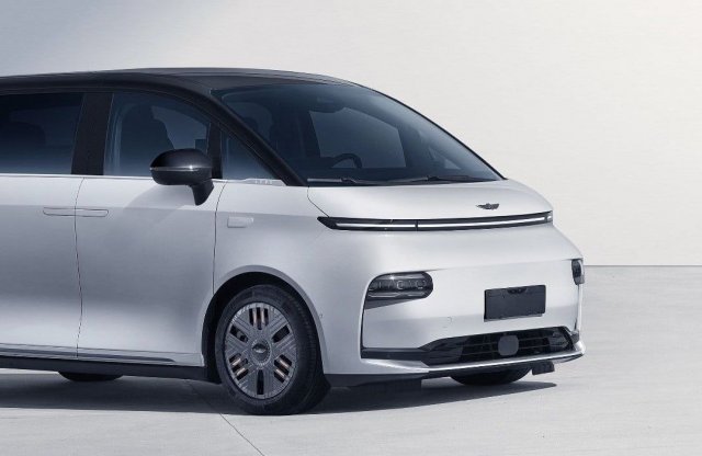 8 személyes kínai kisbusz érkezhet a nemzetközi piacokra