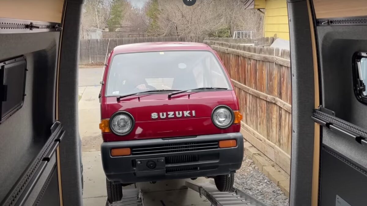 SUZUKI