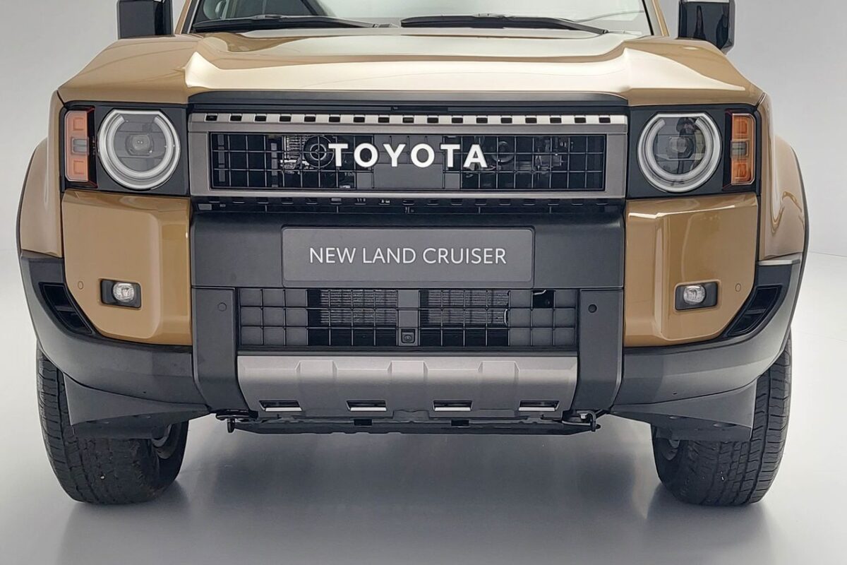 TOYOTA LAND CRUISER