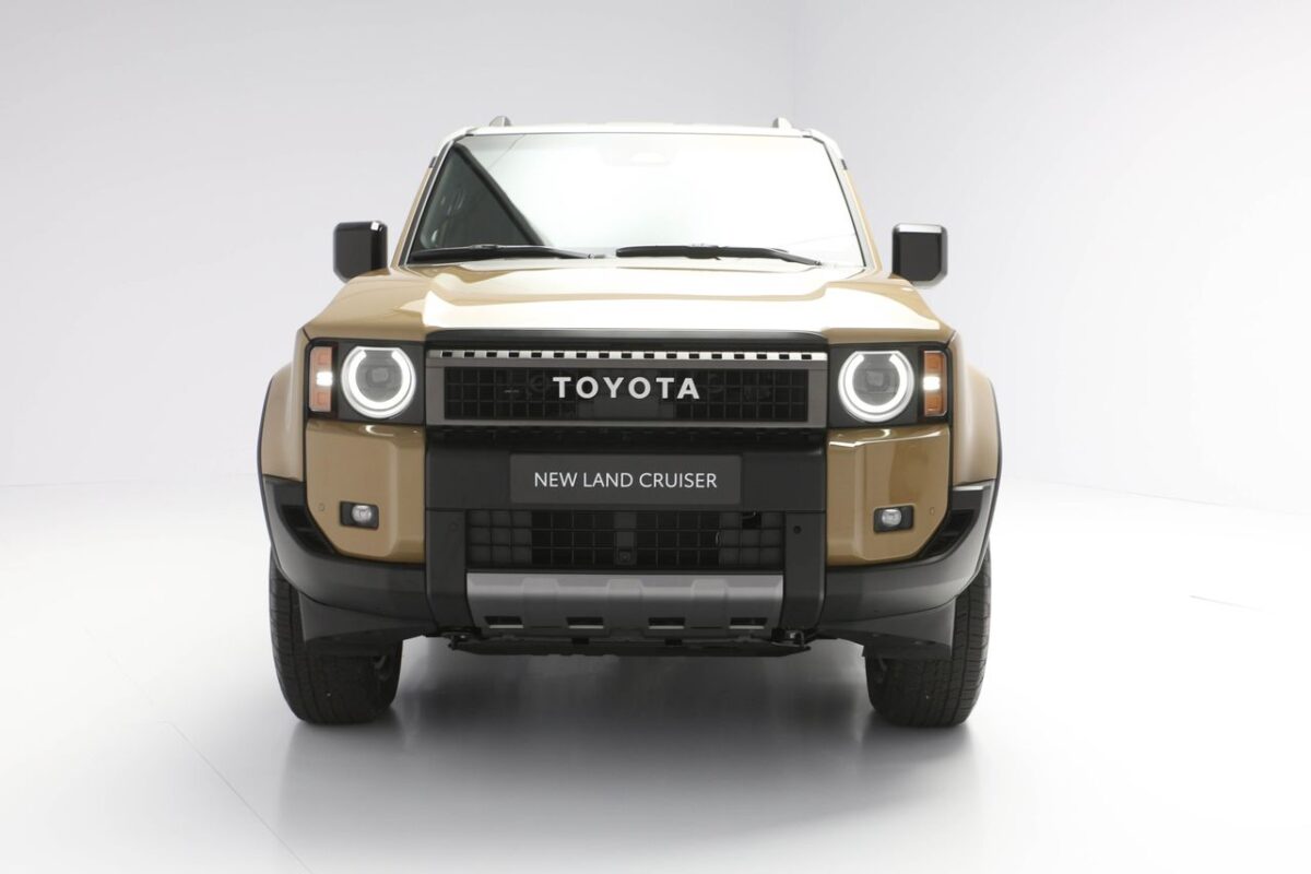 TOYOTA LAND CRUISER