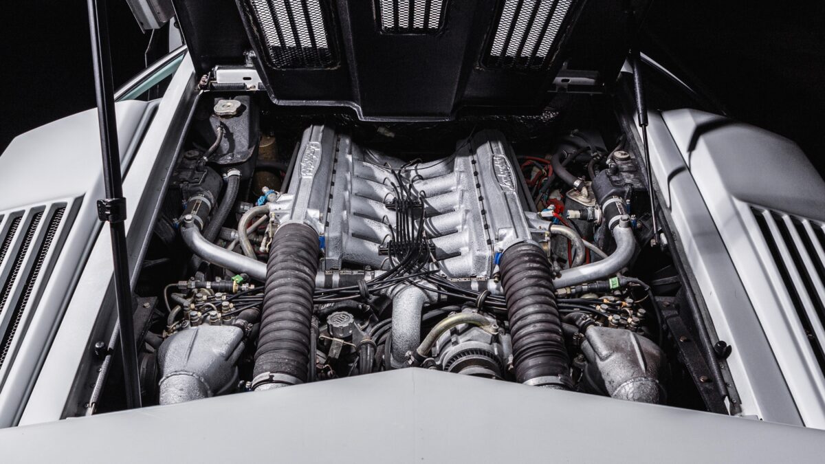 LAMBORGHINI COUNTACH