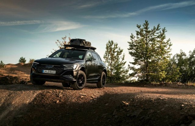 Kemény terepre szánt villanyautóval kezdi az új évet az Audi