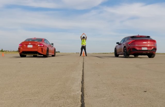 Egy családi Kia vagy egy sportos BMW tud többet 30 millióért?