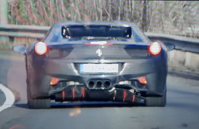 226 km/órával fotóztak le egy Ferrarit Nógrád vármegyében