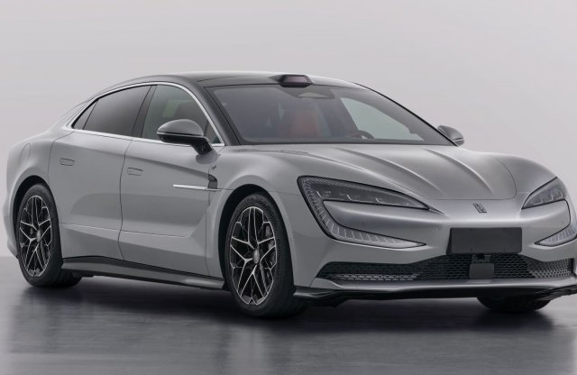 Itt a Mercedes EQS kínai riválisa!