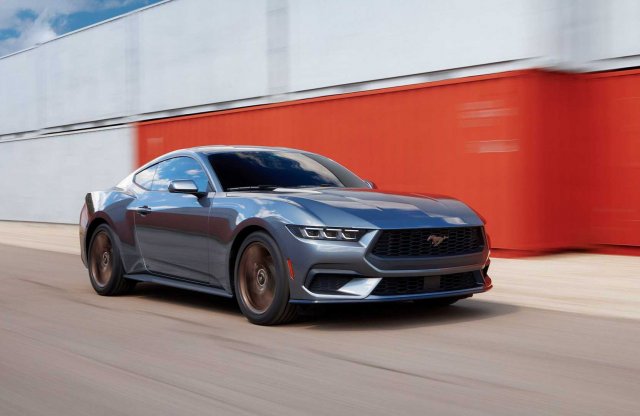 Egészen az utolsó pillanatig ki fog tartani a V8 mellett a Ford