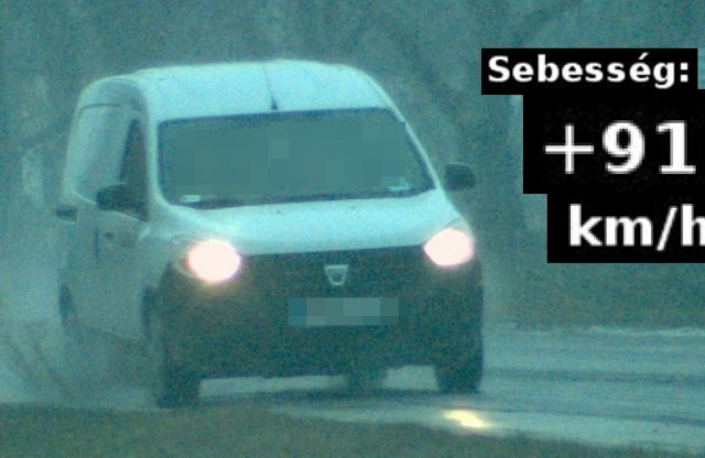 Dacia furgonnal és ezeréves Volkswagennel száguldoztak: íme a fotók!