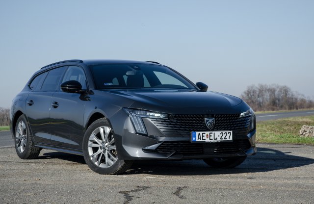 Megérte hozzányúlni? Teszten a frissített Peugeot 508 SW!