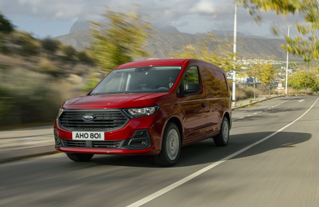 Plug-in hibrid hajtásláncot is kínál az új Ford Transit Connect