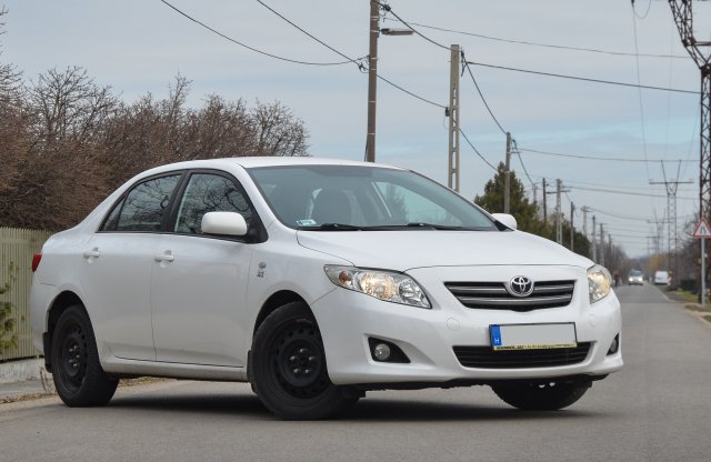 Csúcs-Corolla, 13 évesen, Ausztriából: megérheti megvenni?