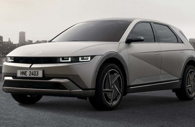 Máris frissül a Hyundai népszerű villanyautója