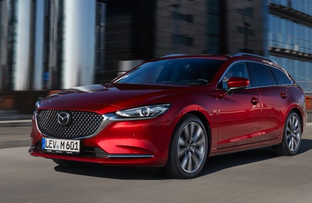 18 litert fogyasztott a végsebesség-tesztjén egy Mazda6 kombi