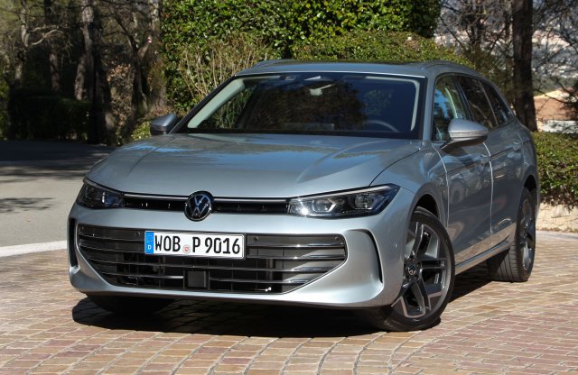 Érzi a Volkswagen is, hogy nem érdemes elengedni a Passat kezét