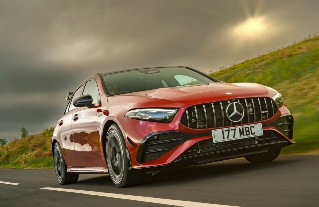 Mégsem lesz teljesen elektromos autómárka a Mercedes?