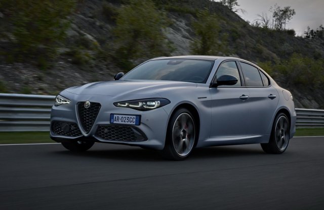 Biztosan lesz benzinmotoros változat a következő Alfa Giuliából