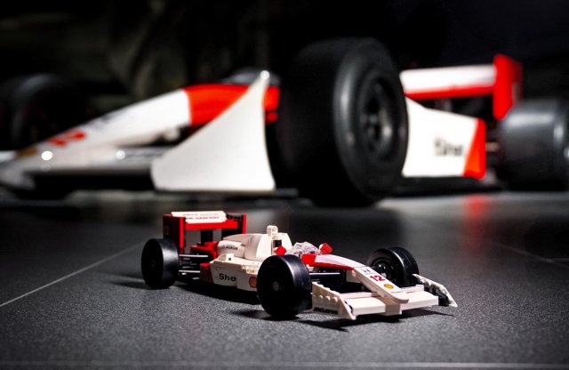 Senna McLarenjére vágysz? Most megépítheted!