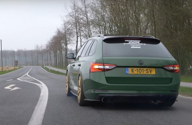 Vajon tudja a 300 km/órát ez a Skoda Superb? Most kiderül!