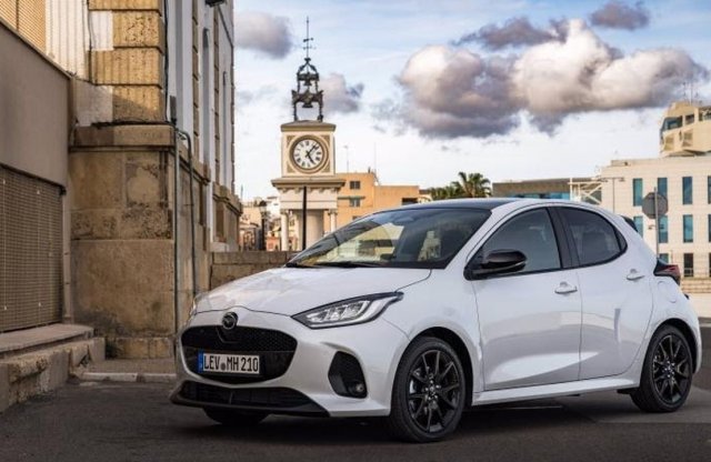 Mostantól még „mazdásabb” lesz a hibrid Mazda2