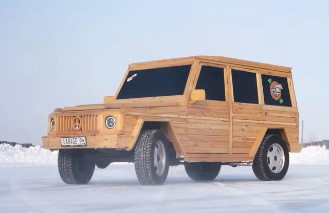 UAZ motoros, fából készült G-Mercit építettek az oroszok!