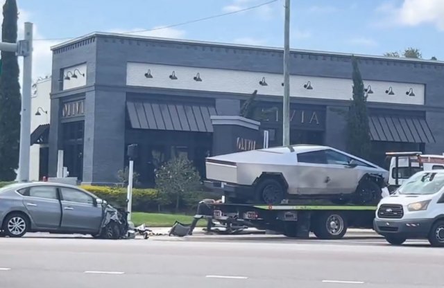 Meg se kottyan a Cybertrucknak, ha belerombolnak