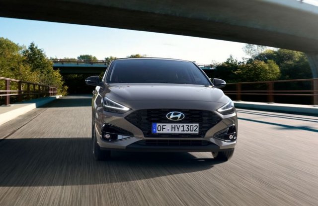 Oda a sportos verzió, de a Hyundai nem engedi el az i30 kezét