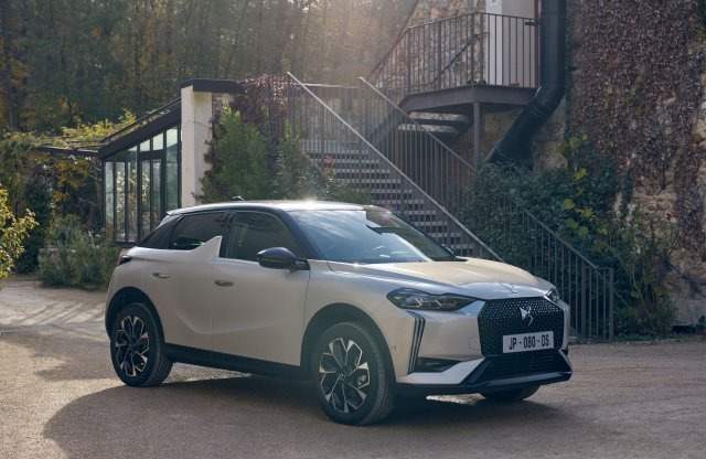 Full hibrid modellekkel gazdagodik a DS