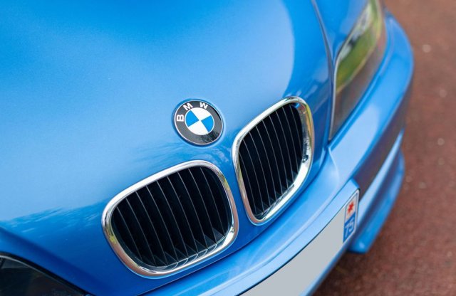 Te adnál 43 millió forintot ezért a 25 éves BMW-ért?