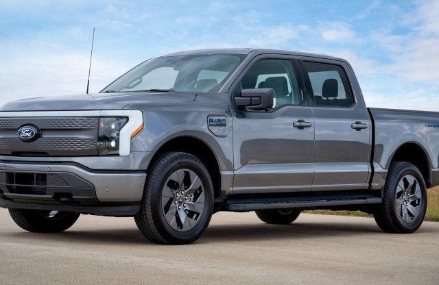 Egyre kevésbé vágynak elektromos autóra az amerikaiak