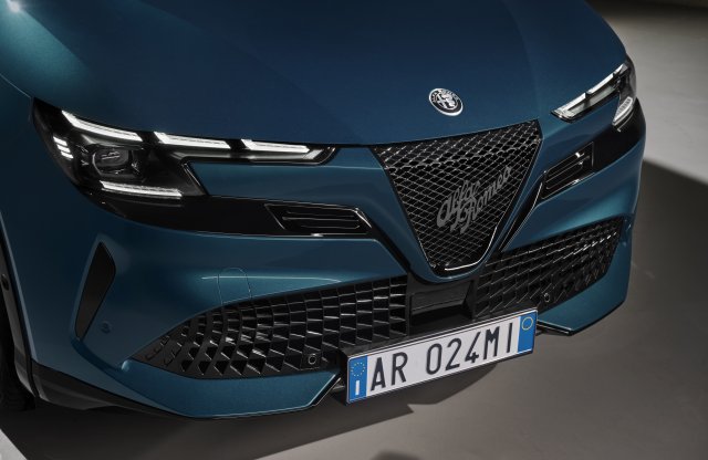 Videón az Alfa Romeo Milano!