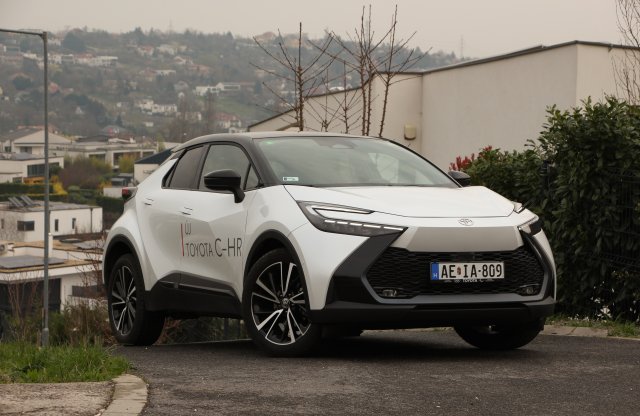 Méltó örökös – Toyota C-HR 1.8 teszt