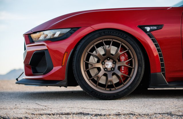 Videó: 300 darab készül az új Shelby „szuperkígyóból”