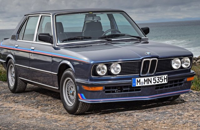 „Anyakönyvi kivonatot” kínál autóihoz a BMW