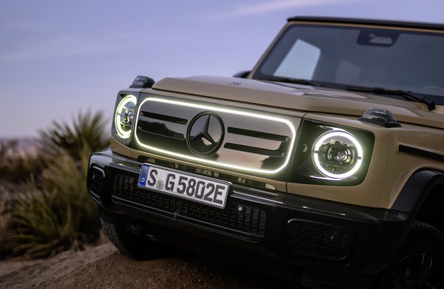 Már a Mercedes G-osztály „hűtőmaszkja” is világít!