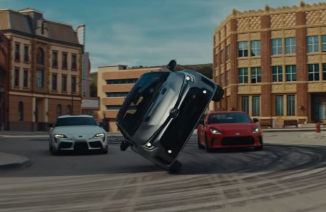 A legjobb autós moziklisék kerültek a Toyota új reklámjába